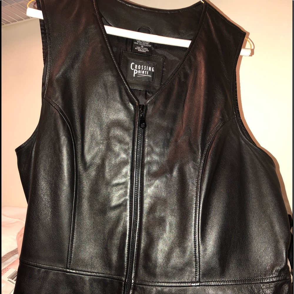 NWOT Crossing Pointe Black Lambskin Leather Vest